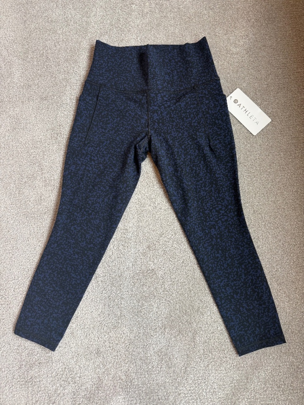 NWT Athleta Salutation Stash Pocket 7/8 Tight Gravel SP Small Petite